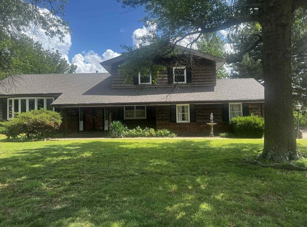 422 S Circle Dr., Wellington, KS 67152