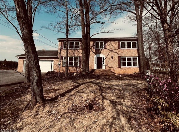 498 Eagle Point, Roaming Shores, OH 44084