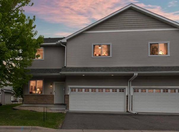 1283 County Road D Circle E, Vadnais Heights, MN 55109