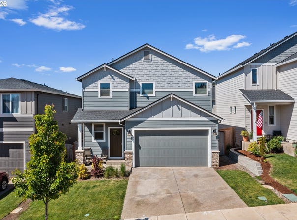 899 NE TRILLIUM Dr, Estacada, OR 97023