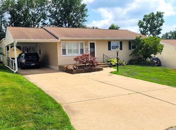 11128 Pine Forest Drive, St Louis, MO 63126