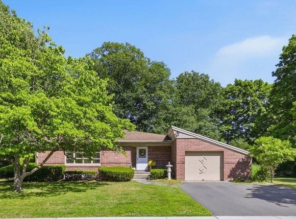 31 Lowell Ave, Westfield, MA 01085