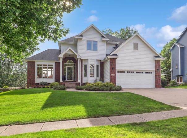 6828 Morningside Circle, Johnston, IA 50131