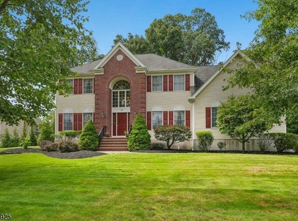 17 Burniston Ct, Hillsborough Twp., NJ 08844-2334