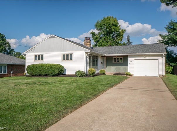 748 Hemlock Street NW, Massillon, OH 44647