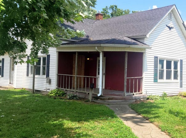 757 Vine Street, Clinton, IN 47842-1838