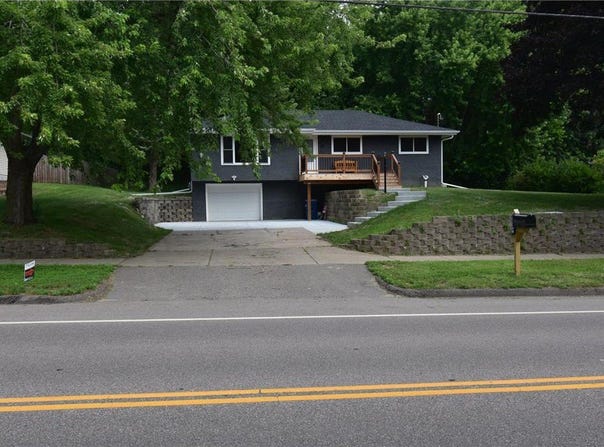 2740 County Road E, New Brighton, MN 55112