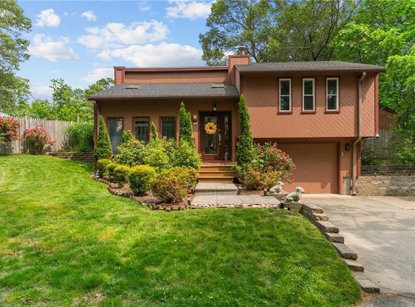 68 Everglade Avenue, Warwick, RI 02886