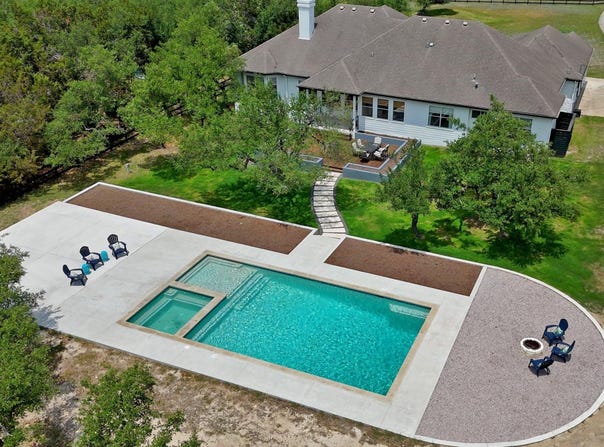 507 Saddletree LN, Dripping Springs, TX 78620