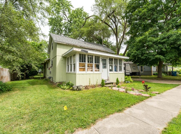 316 W Saint Marys Street, Decatur, MI 49045