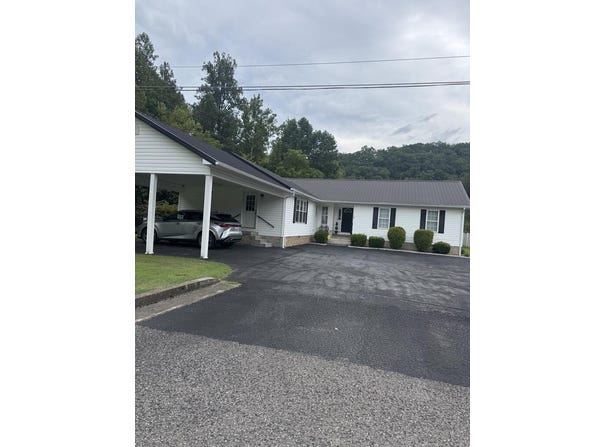 38 Creekwood Court, Inez, KY 41224