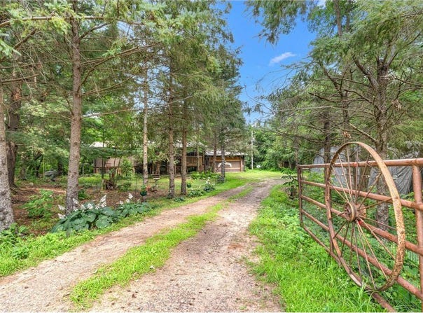 9533 285th Avenue NE, North Branch Twp, MN 55056