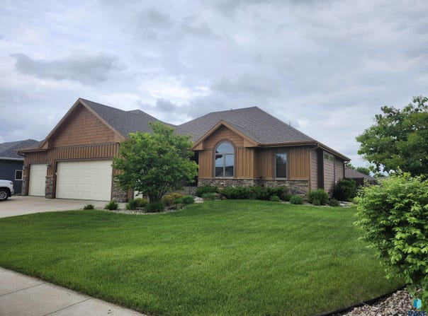 3029 W 90th St, Sioux Falls, SD 57108