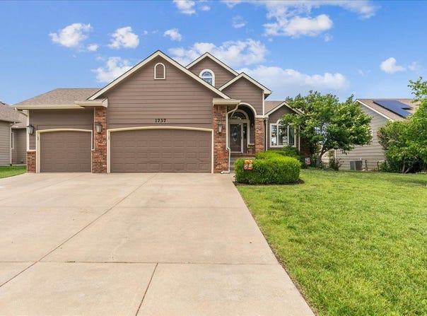 1737 N Columbine, Andover, KS 67002