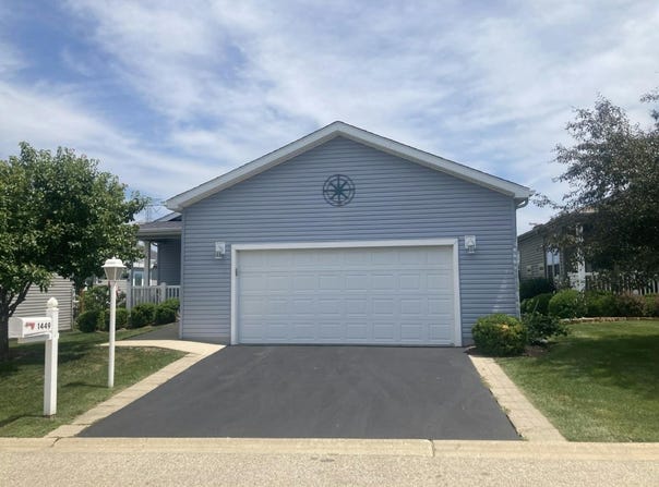 1449 Equestrian Drive, Grayslake, IL 60030