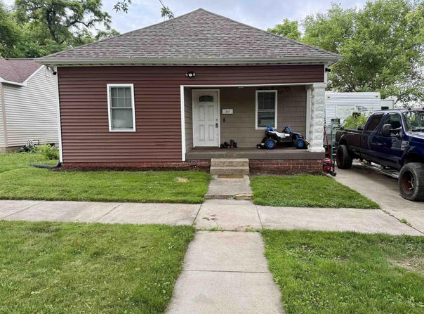 1207 Blackman Street, Clinton, IN 47842