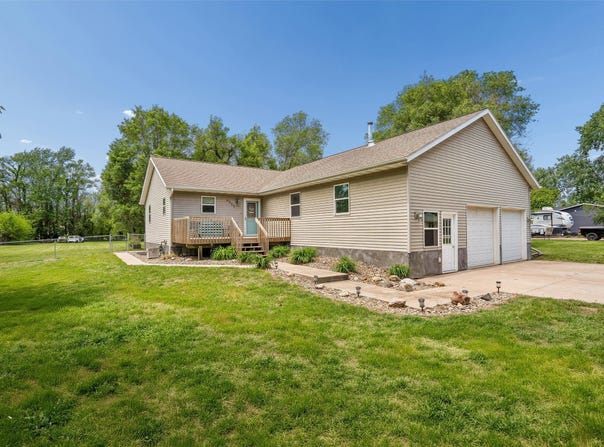 6380 NW 54th Court, Johnston, IA 50131