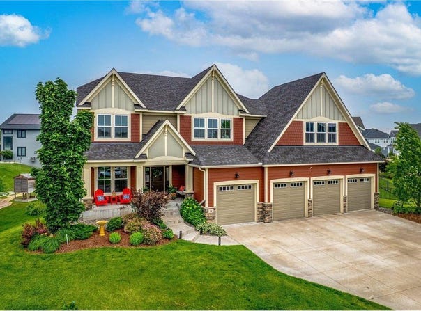 9 Rapp Farm Boulevard, North Oaks, MN 55127