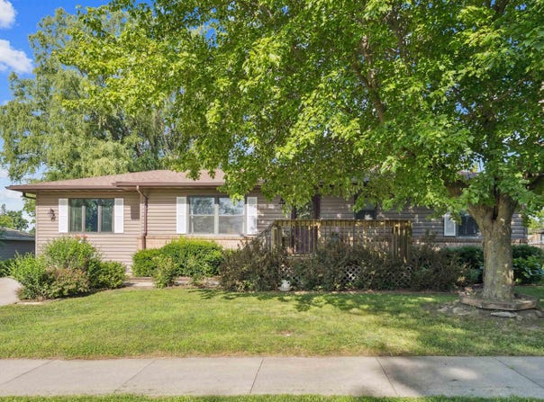2004 12th Street, Eldora, IA 50627