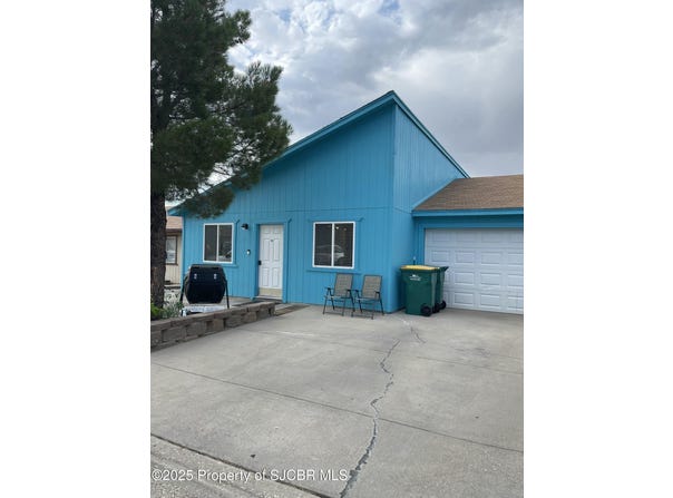 1621 E 21ST Street, Farmington, NM 87401
