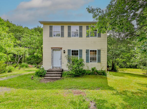 431 Hawk Road, Saylorsburg, PA 18353