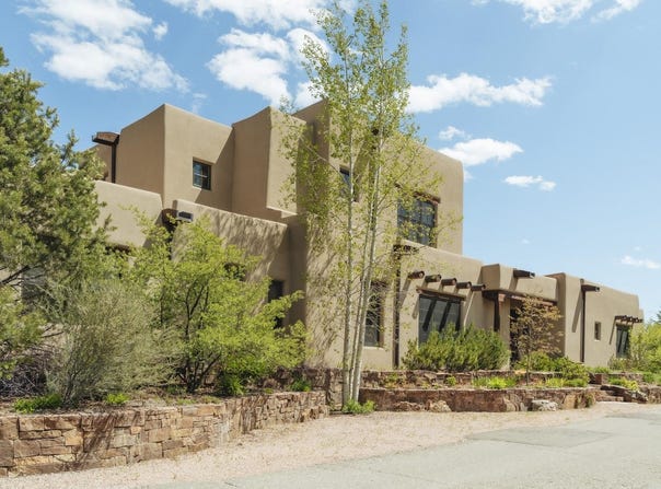 305 DeVargas Lane, Taos, NM 87571