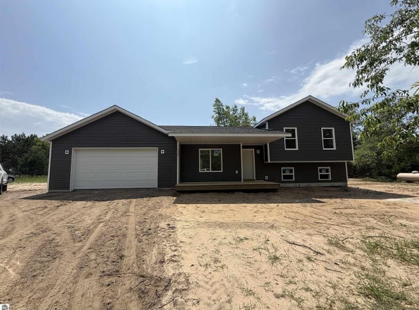 7325 Pineridge Trail, Lake Ann, MI 49650