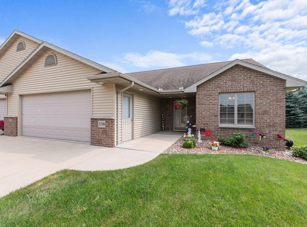 330 Clover Ln, Lomira, WI 53048