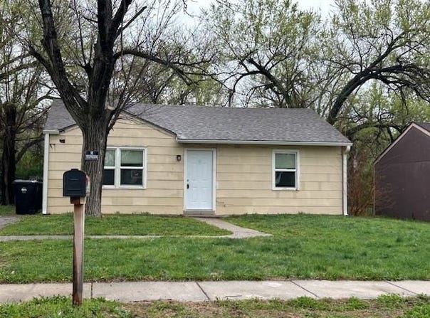 3366 SE Fremont St, Topeka, KS 66605