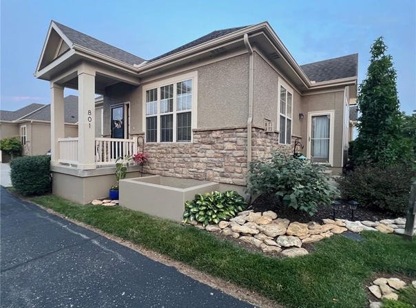 2250 Lake Pointe Drive, Lawrence, KS 66049