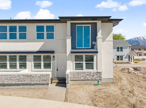 745 S HARRISON Dr, Springville, UT 84663