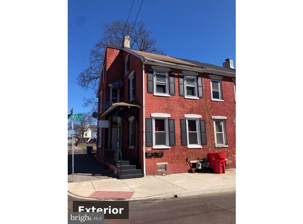 401 CHESTNUT Street, POTTSTOWN, PA 19464