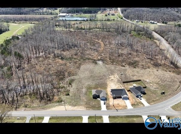 1399 Woods Cove Road, Scottsboro, AL 35768