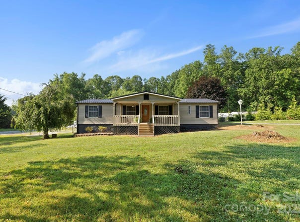 374 Big Hungry Road, Flat Rock, NC 28731