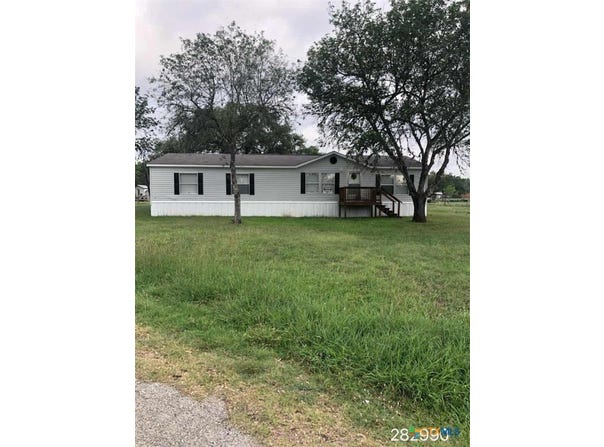 410 Henrietta Street, Yoakum, TX 77995