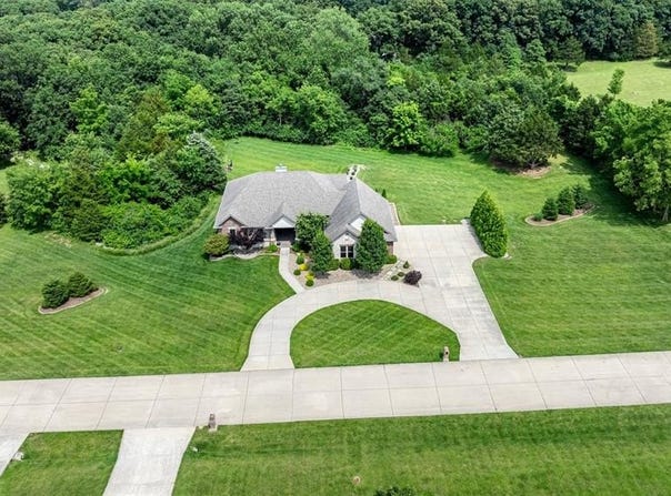 306 Foristell Manors Drive, Foristell, MO 63348