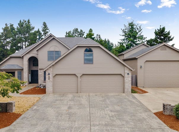 2200 17TH ST, North Bend, OR 97459