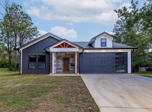 1921 Goldsberry, Nacogdoches, TX 75964