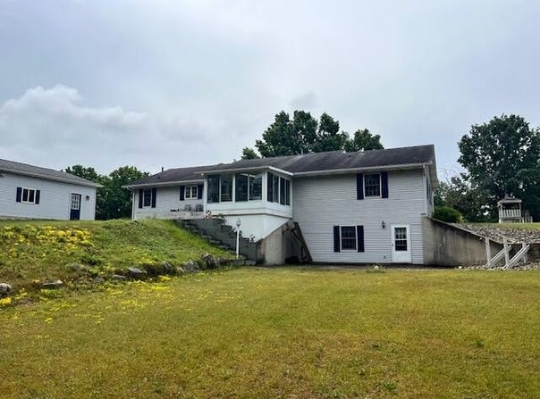 1021 112th Avenue, Martin, MI 49070