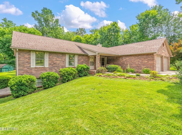 7902 Bell Campground Rd, Powell, TN 37849
