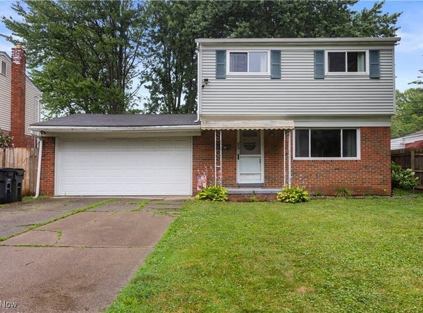 856 Fairwood Boulevard, Elyria, OH 44035