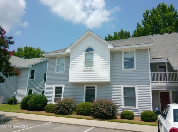 108 W Victoria Court, Greenville, NC 27834