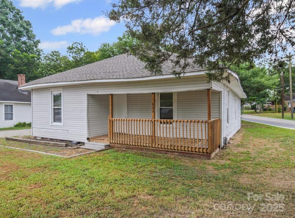 863 Old Charlotte Road SW, Concord, NC 28027