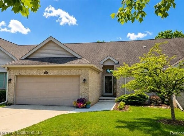 222 Edington Circle, Canton Twp, MI 48187
