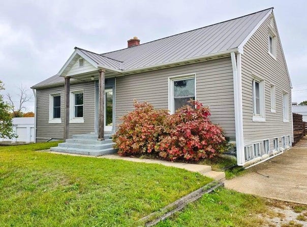 820 S Sam Houston Boulevard, Houston, MO 65483