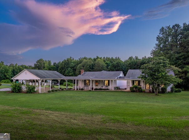2070 Walter Shepherd, Rutledge, GA 30663