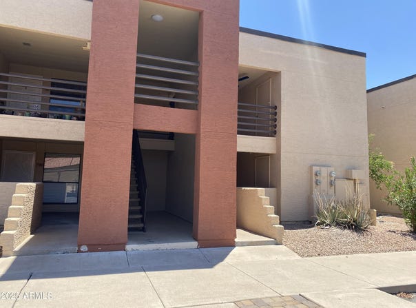 1340 N Recker Road, Mesa, AZ 85205