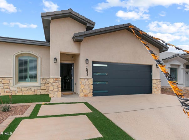 1108 Bronze Hill Avenue, Sunland Park, NM 88063