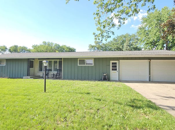 1301 13TH ST, Hawarden, IA 51023