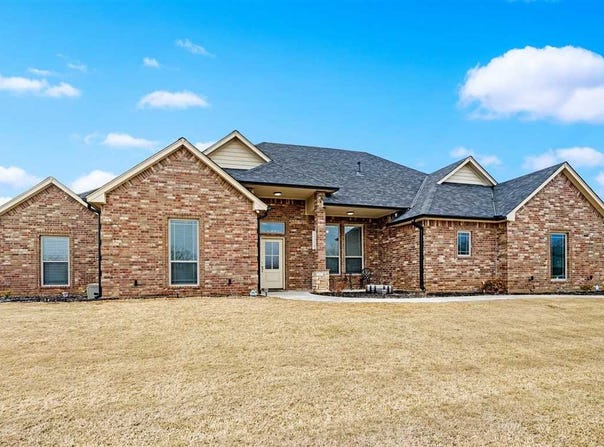 13111 Bentley Dr, Elgin, OK 73538